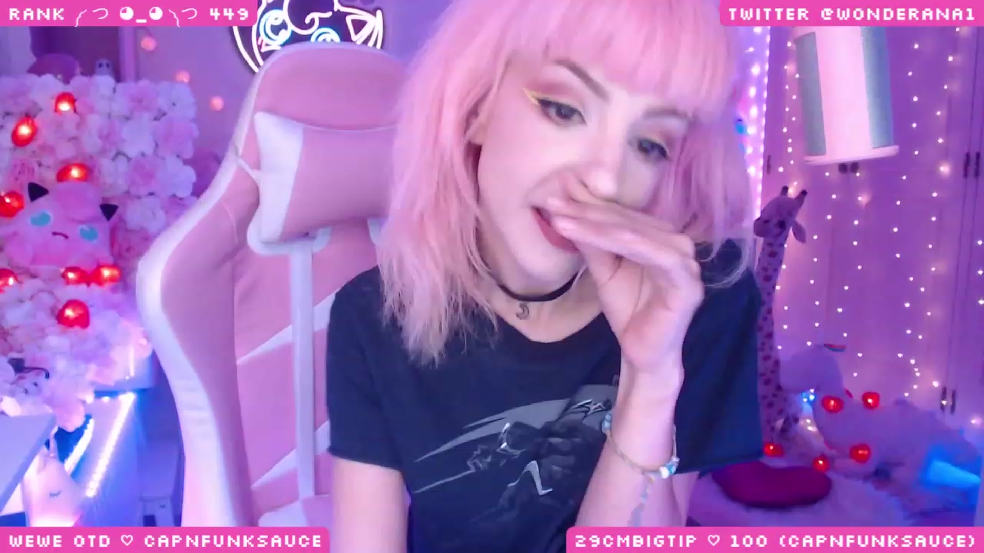 Gallery image thumbnail from WonderAna's myfreecams stream on, 06/01/2023, 01:09 image 16 of 20