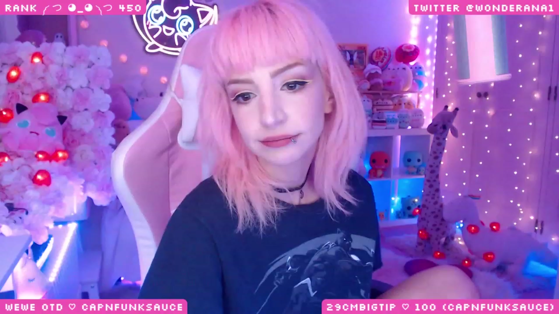 Gallery image thumbnail from WonderAna's myfreecams stream on, 06/01/2023, 01:56 image 5 of 20