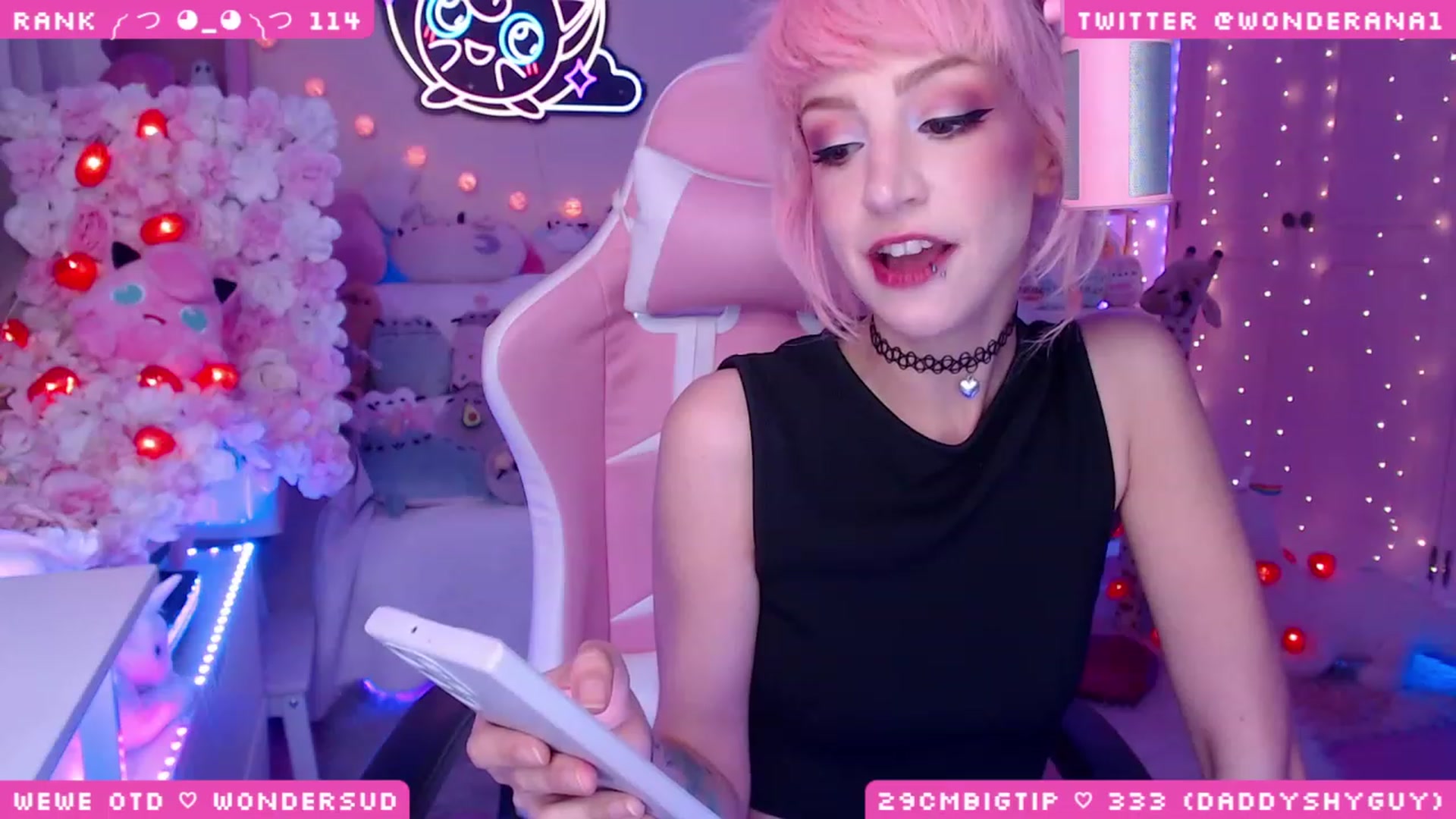 Gallery image thumbnail from WonderAna's myfreecams stream on, 06/03/2023, 23:33 image 12 of 20
