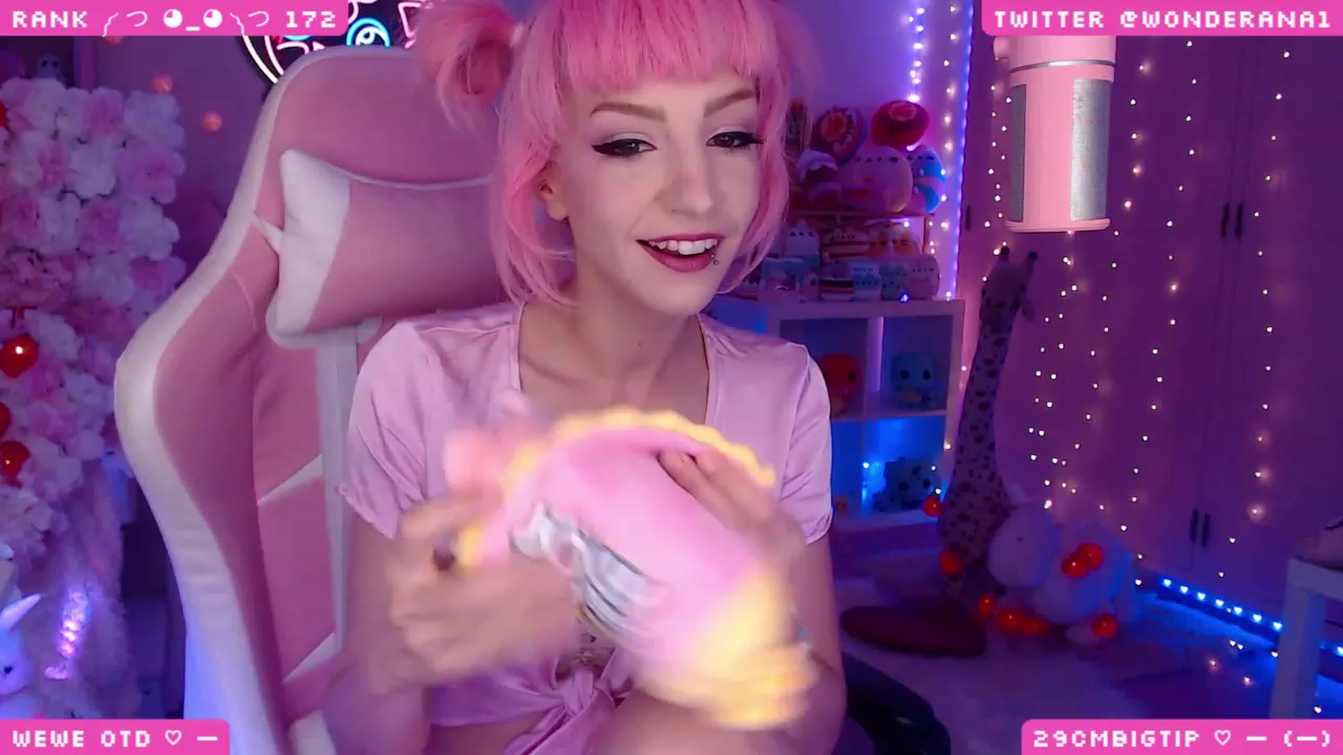 Gallery image thumbnail from WonderAna's myfreecams stream on, 06/09/2023, 21:54 image 5 of 20
