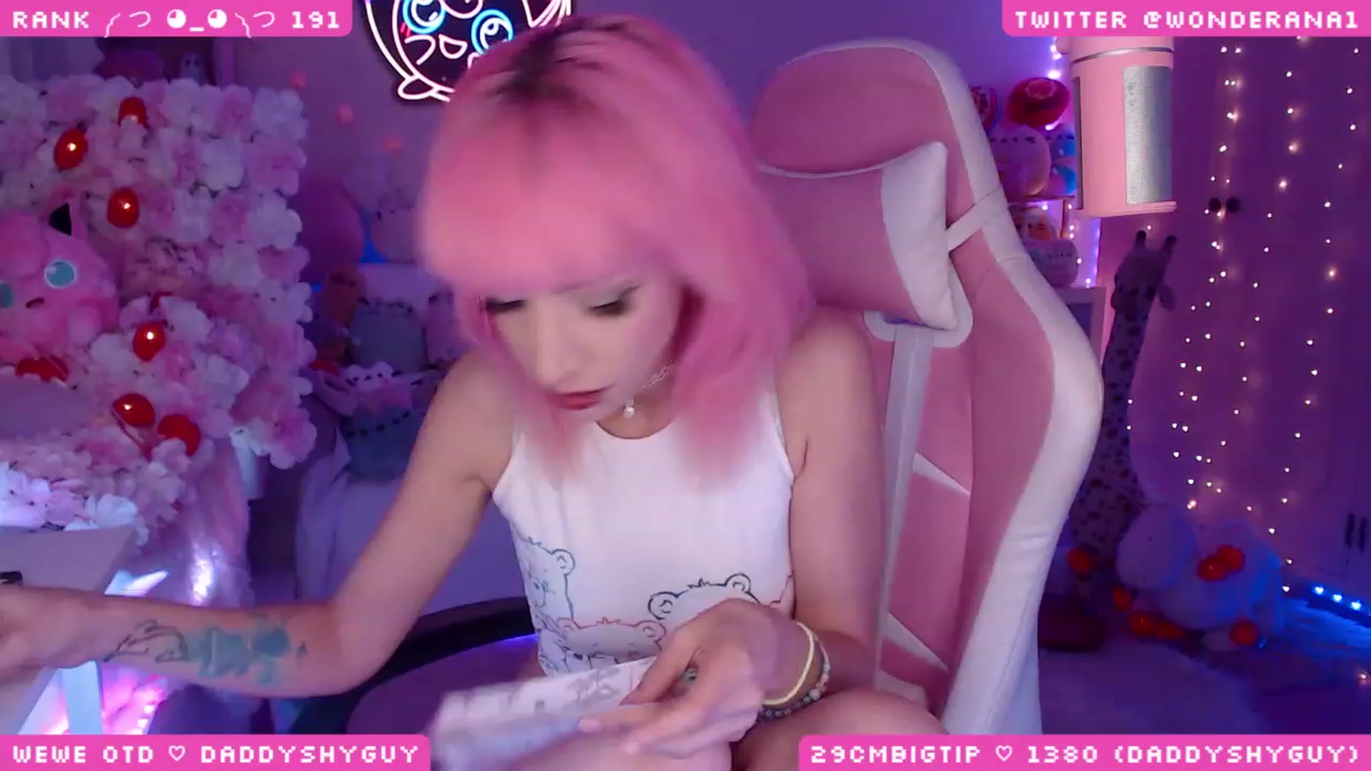 Gallery image thumbnail from WonderAna's myfreecams stream on, 06/11/2023, 24:48 image 11 of 20