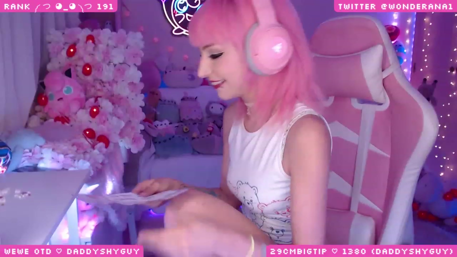 Gallery image thumbnail from WonderAna's myfreecams stream on, 06/11/2023, 24:48 image 20 of 20