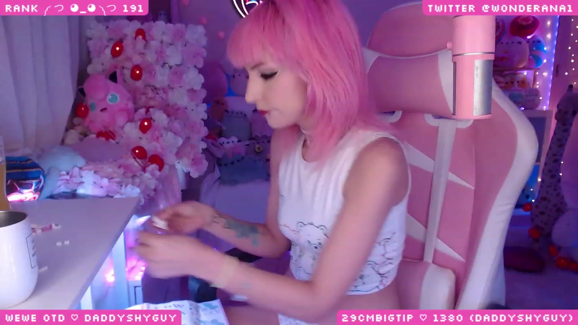 Gallery image thumbnail from WonderAna's myfreecams stream on, 06/11/2023, 24:48 image 7 of 20