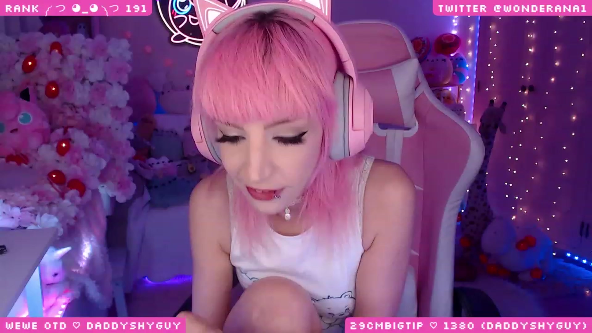 Gallery image thumbnail from WonderAna's myfreecams stream on, 06/11/2023, 24:48 image 15 of 20