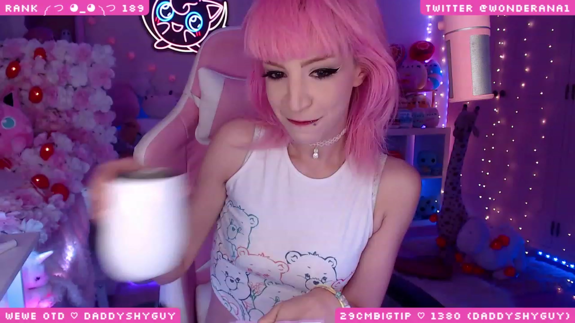 Gallery image thumbnail from WonderAna's myfreecams stream on, 06/11/2023, 01:02 image 10 of 20