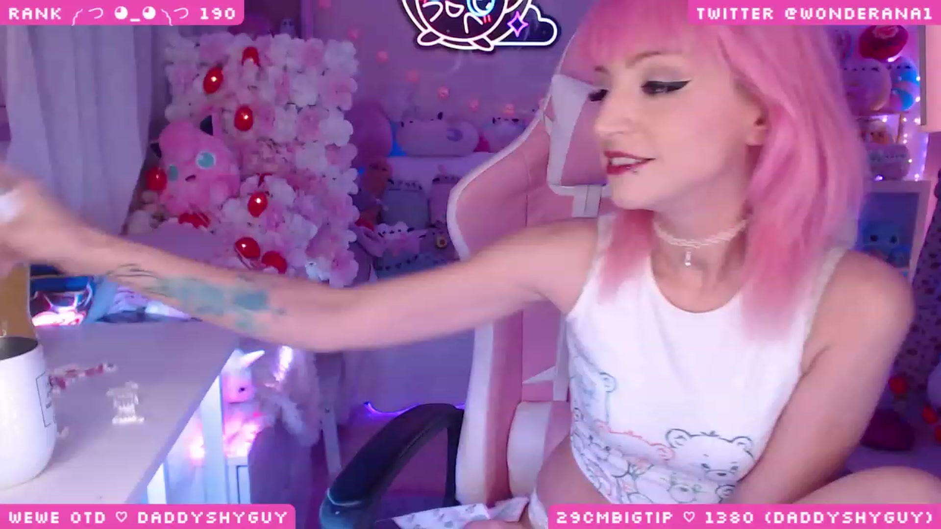 Gallery image thumbnail from WonderAna's myfreecams stream on, 06/11/2023, 01:02 image 11 of 20