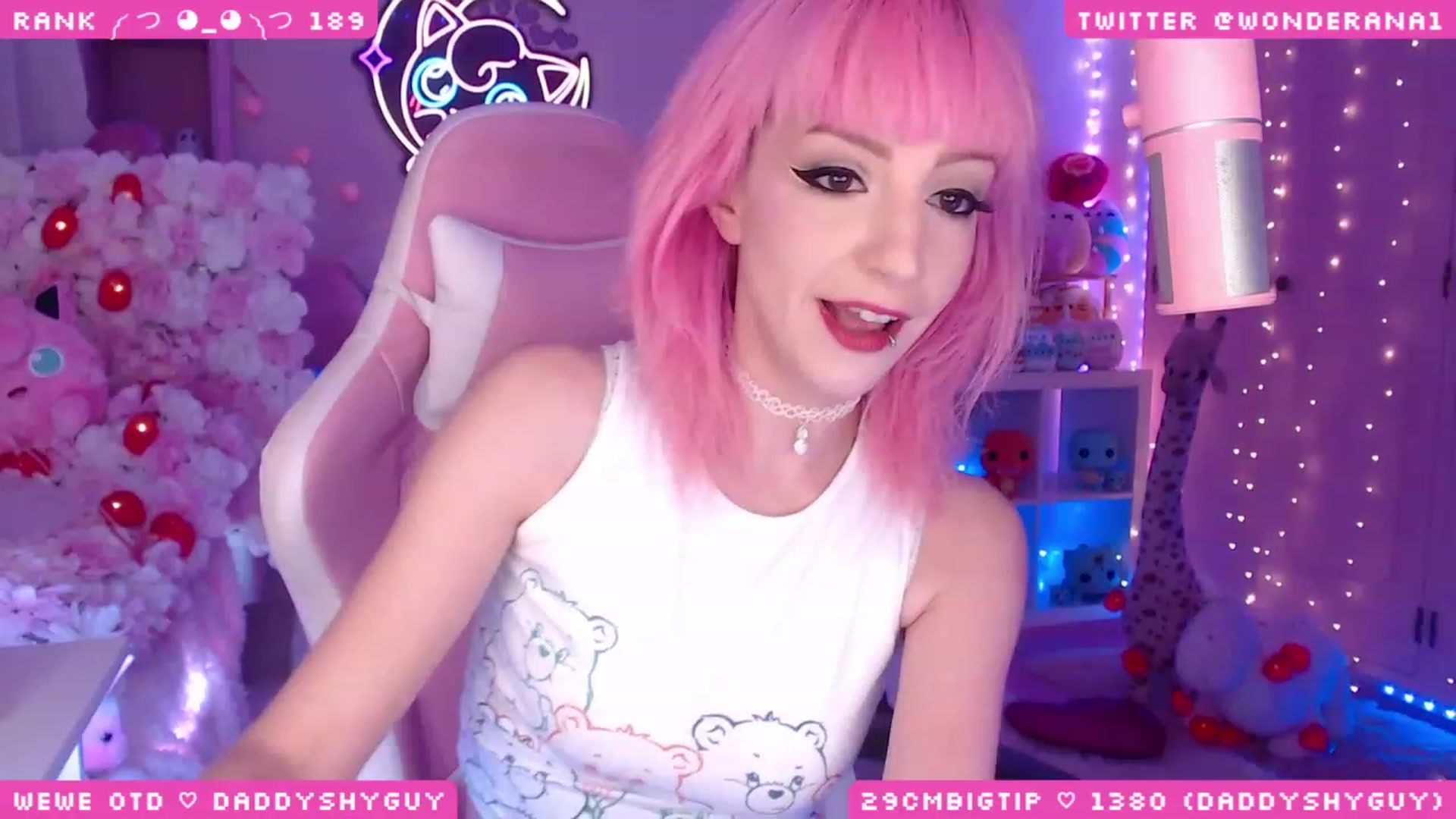 Gallery image thumbnail from WonderAna's myfreecams stream on, 06/11/2023, 01:02 image 5 of 20