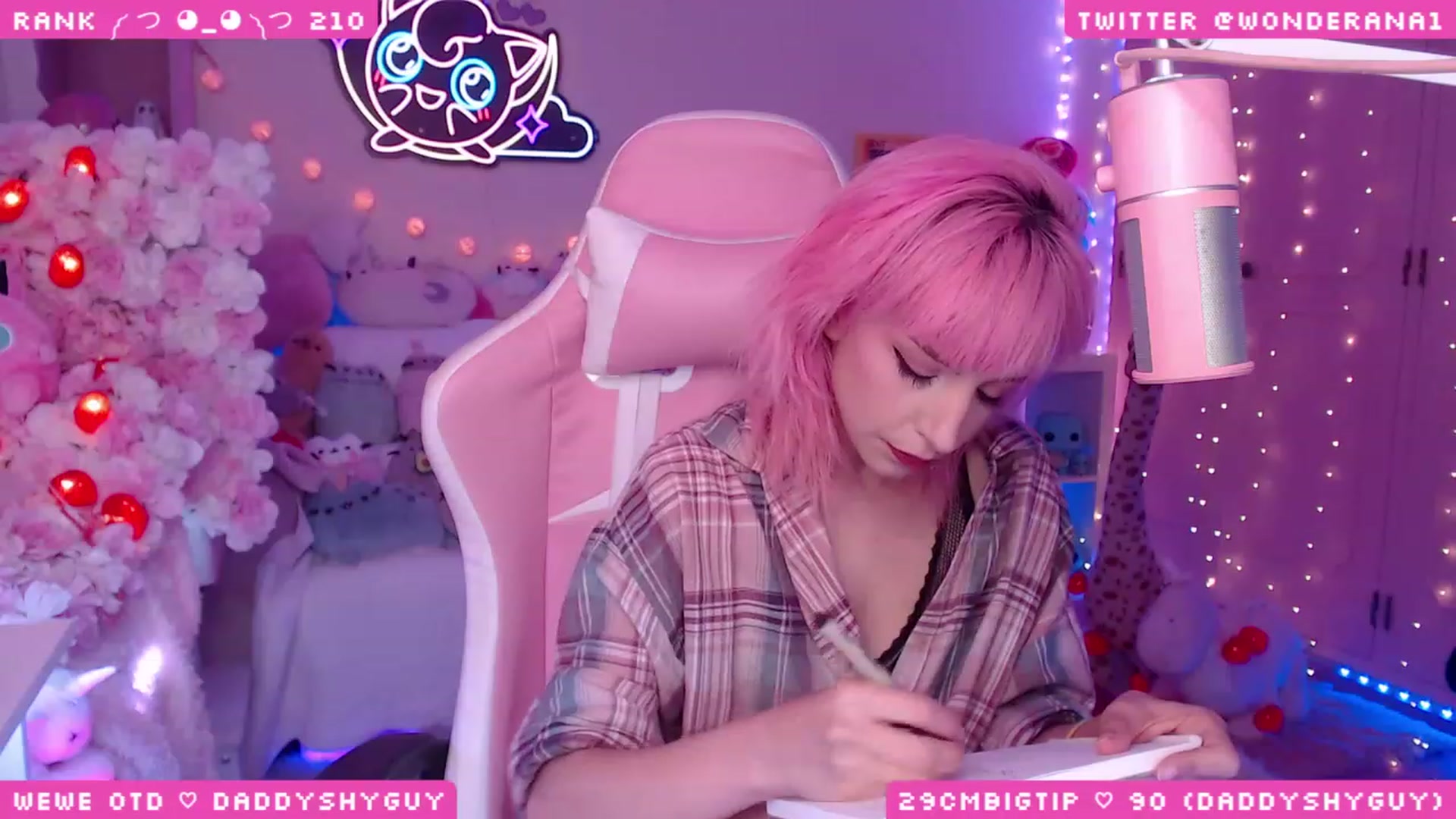 Gallery image thumbnail from WonderAna's myfreecams stream on, 06/11/2023, 23:37 image 18 of 20