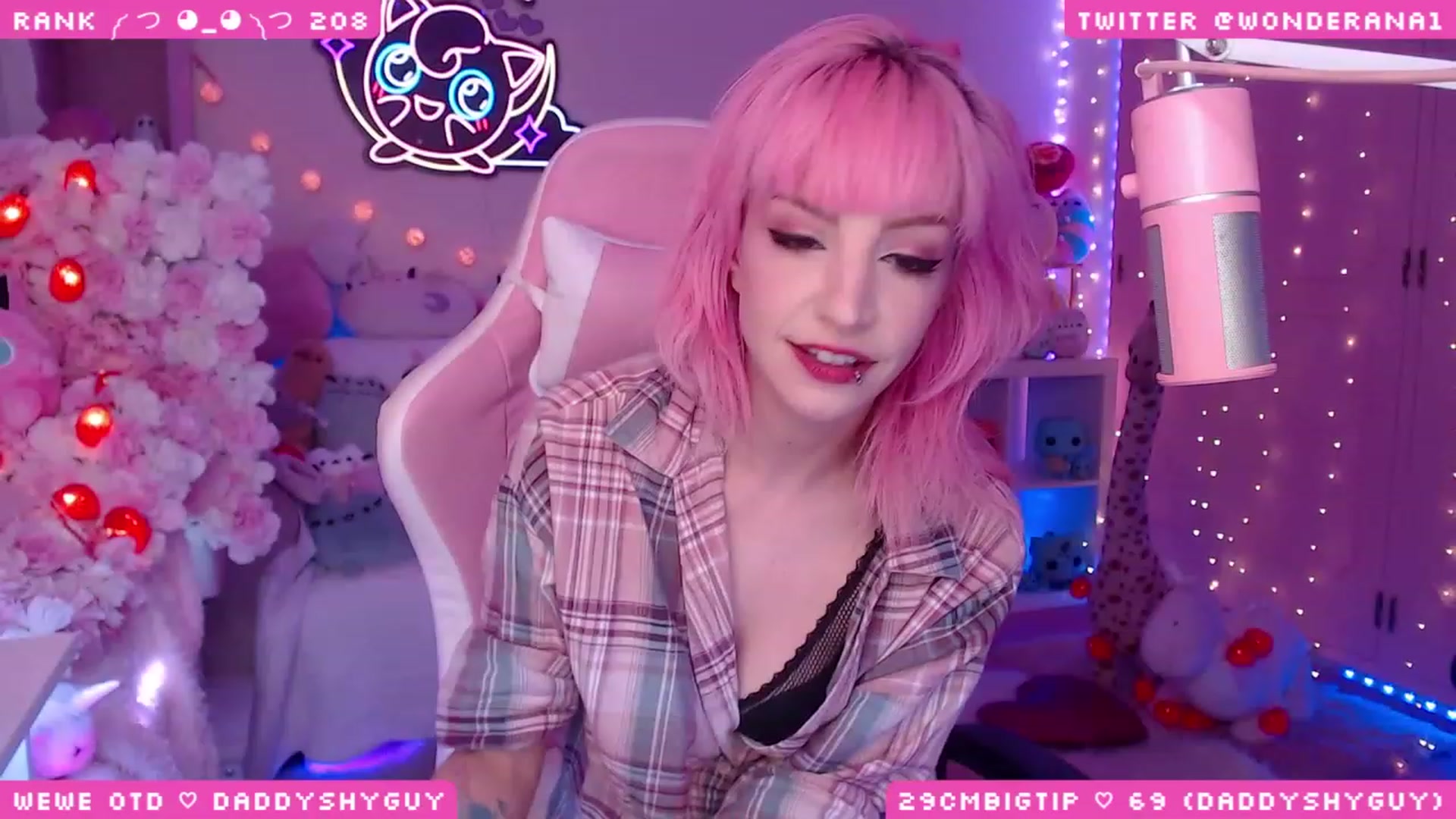Gallery image thumbnail from WonderAna's myfreecams stream on, 06/11/2023, 23:37 image 9 of 20