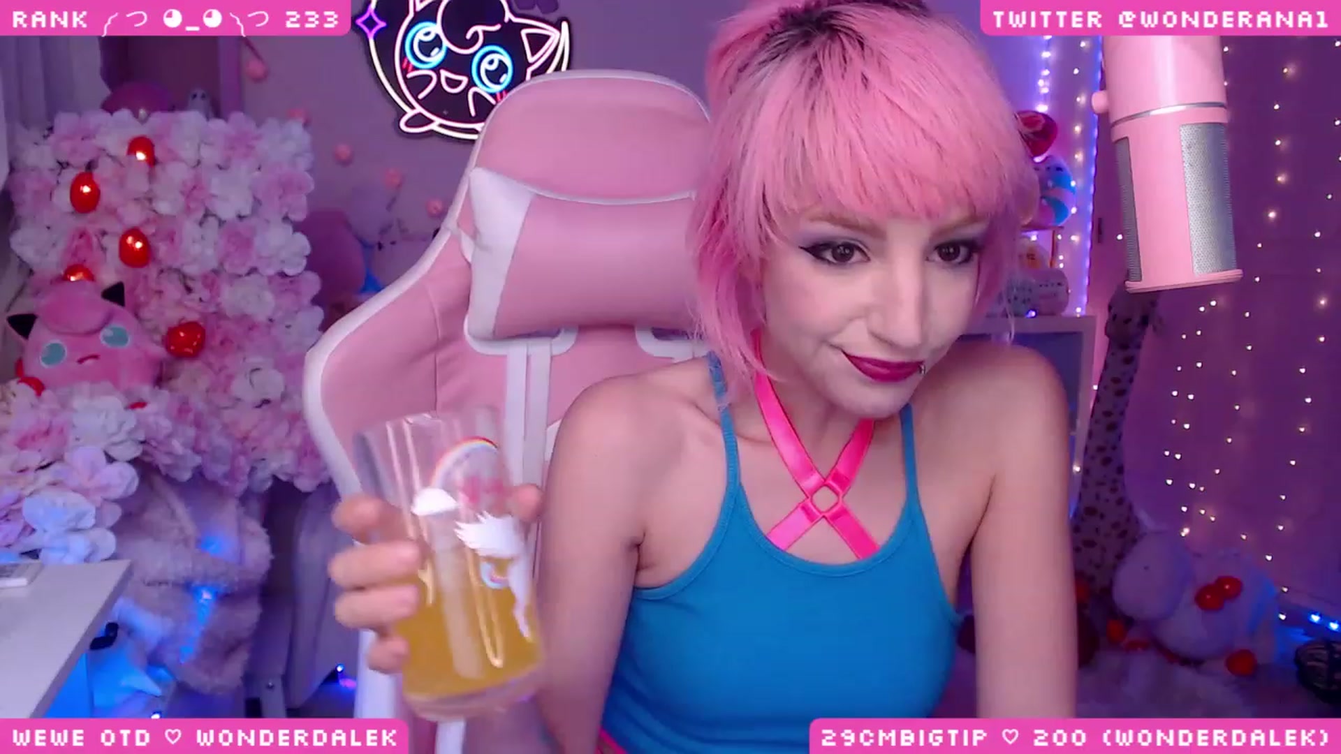 Gallery image thumbnail from WonderAna's myfreecams stream on, 06/16/2023, 24:38 image 14 of 20