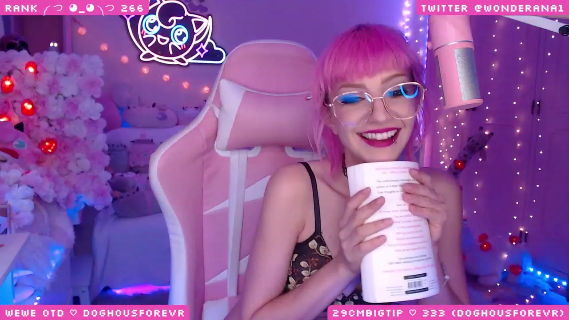 Gallery image thumbnail from WonderAna's myfreecams stream on, 06/18/2023, 03:07 image 6 of 20