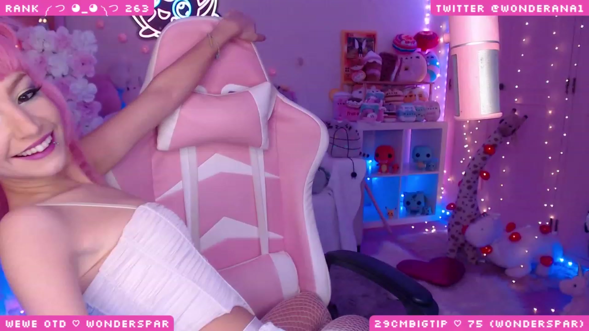 Gallery image thumbnail from WonderAna's myfreecams stream on, 06/26/2023, 24:02 image 14 of 20