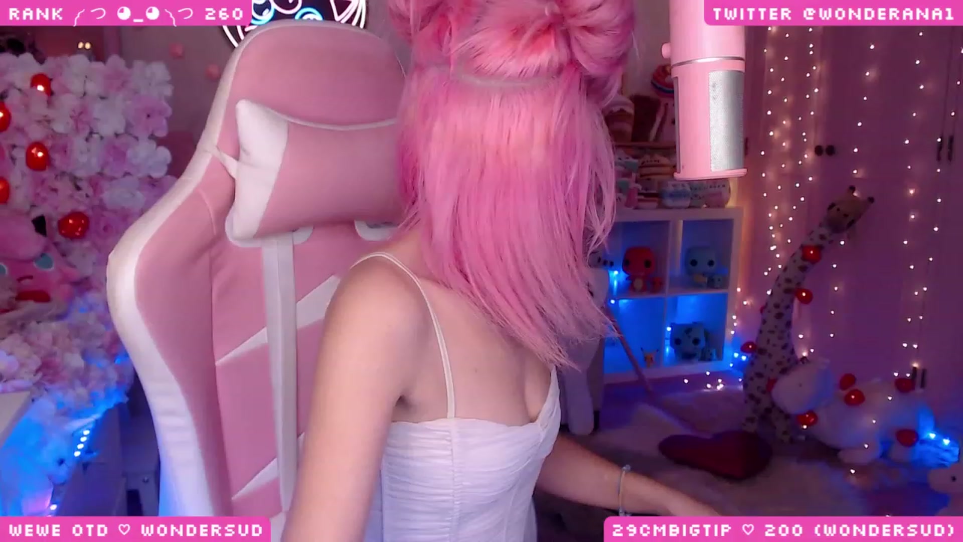 Gallery image thumbnail from WonderAna's myfreecams stream on, 06/26/2023, 02:25 image 18 of 20