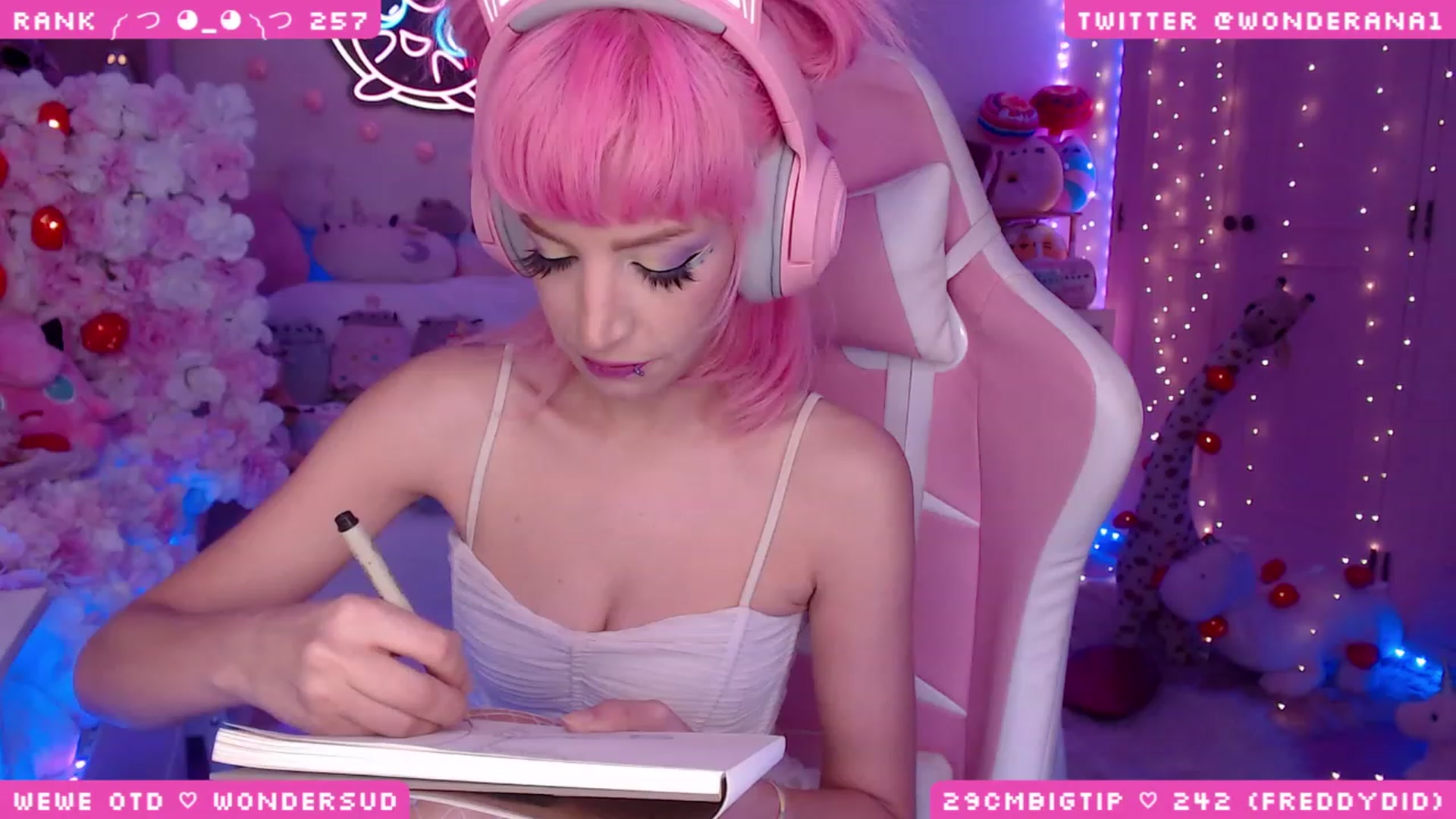 Gallery image thumbnail from WonderAna's myfreecams stream on, 06/26/2023, 05:13 image 9 of 20
