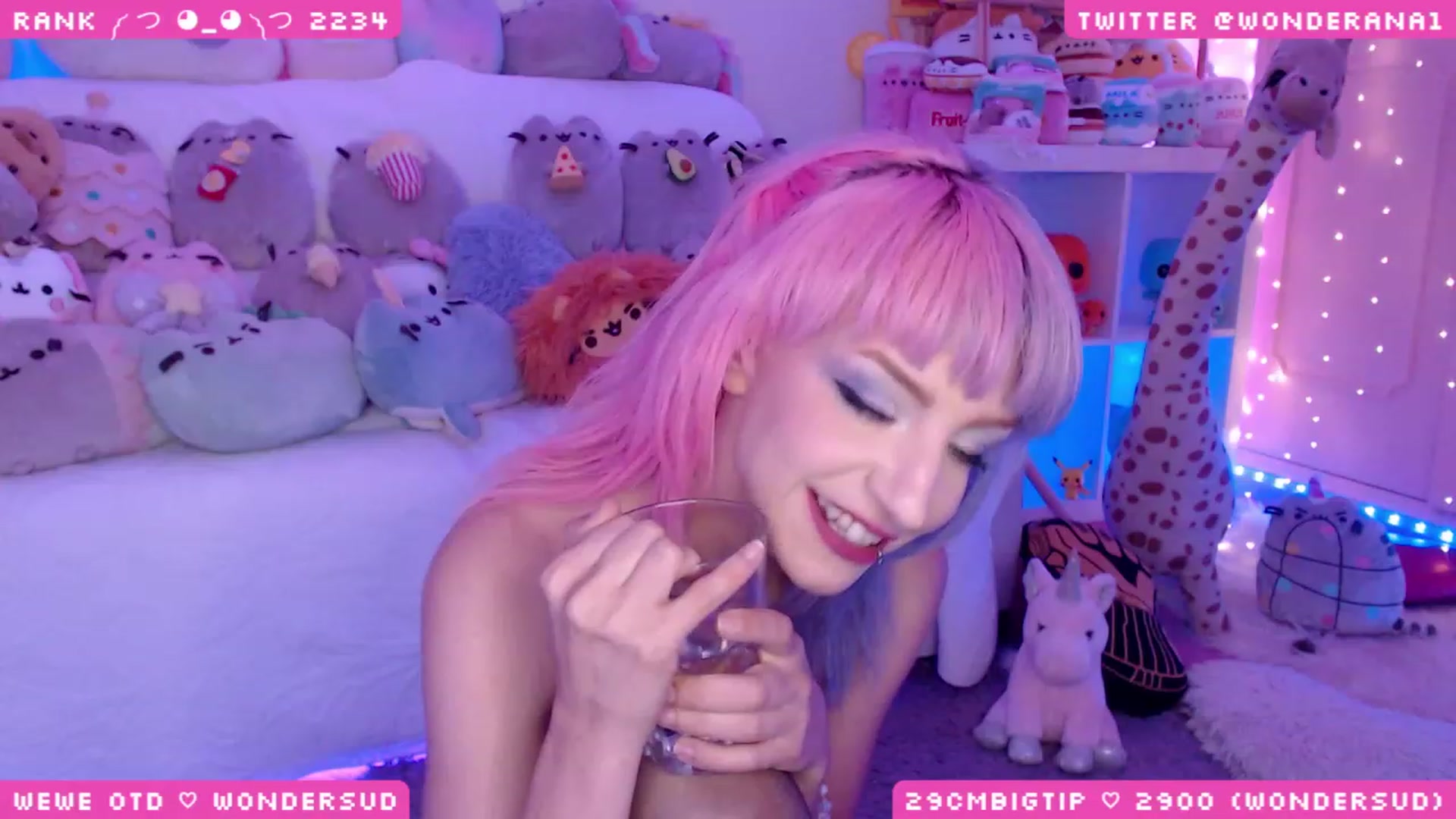 Gallery image thumbnail from WonderAna's myfreecams stream on, 07/15/2023, 01:07 image 10 of 20