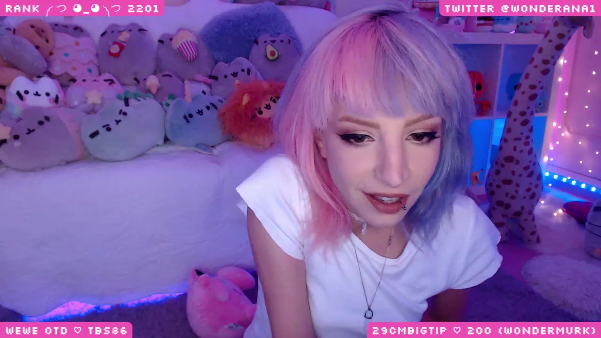 Gallery image thumbnail from WonderAna's myfreecams stream on, 07/17/2023, 01:35 image 10 of 20