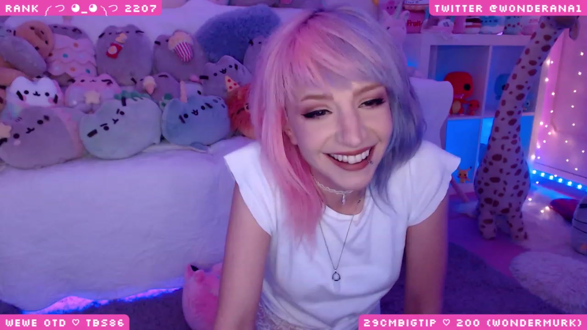 Gallery image thumbnail from WonderAna's myfreecams stream on, 07/17/2023, 01:35 image 9 of 20