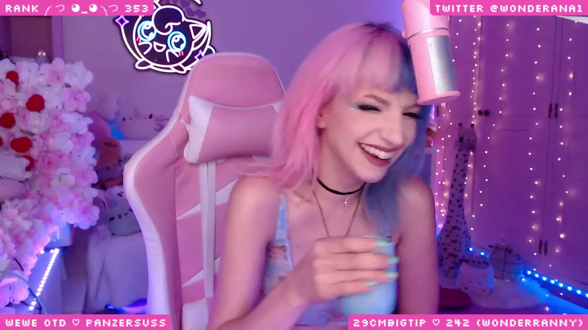 Gallery image thumbnail from WonderAna's myfreecams stream on, 08/04/2023, 23:21 image 11 of 20