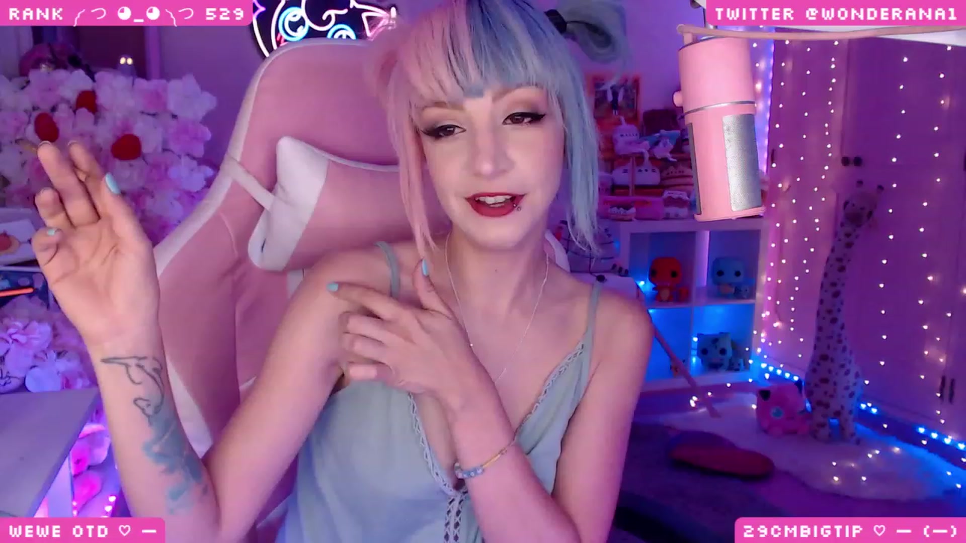 Gallery image thumbnail from WonderAna's myfreecams stream on, 08/13/2023, 24:01 image 3 of 20
