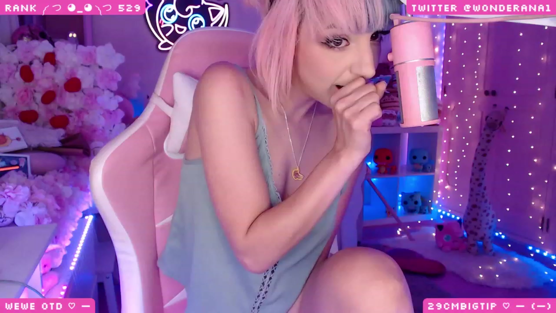 Gallery image thumbnail from WonderAna's myfreecams stream on, 08/13/2023, 24:01 image 6 of 20