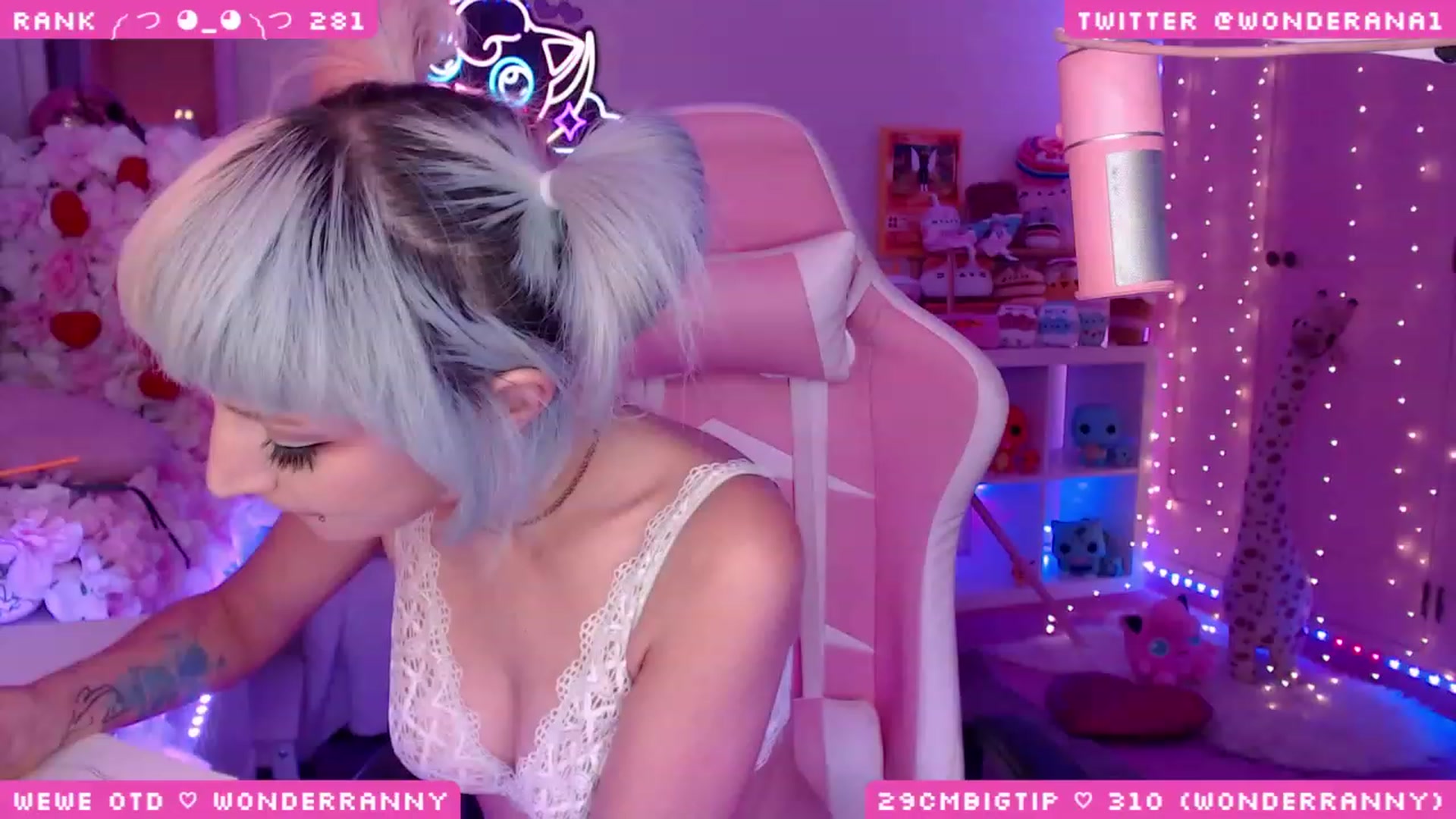 Gallery image thumbnail from WonderAna's myfreecams stream on, 08/24/2023, 02:07 image 14 of 20