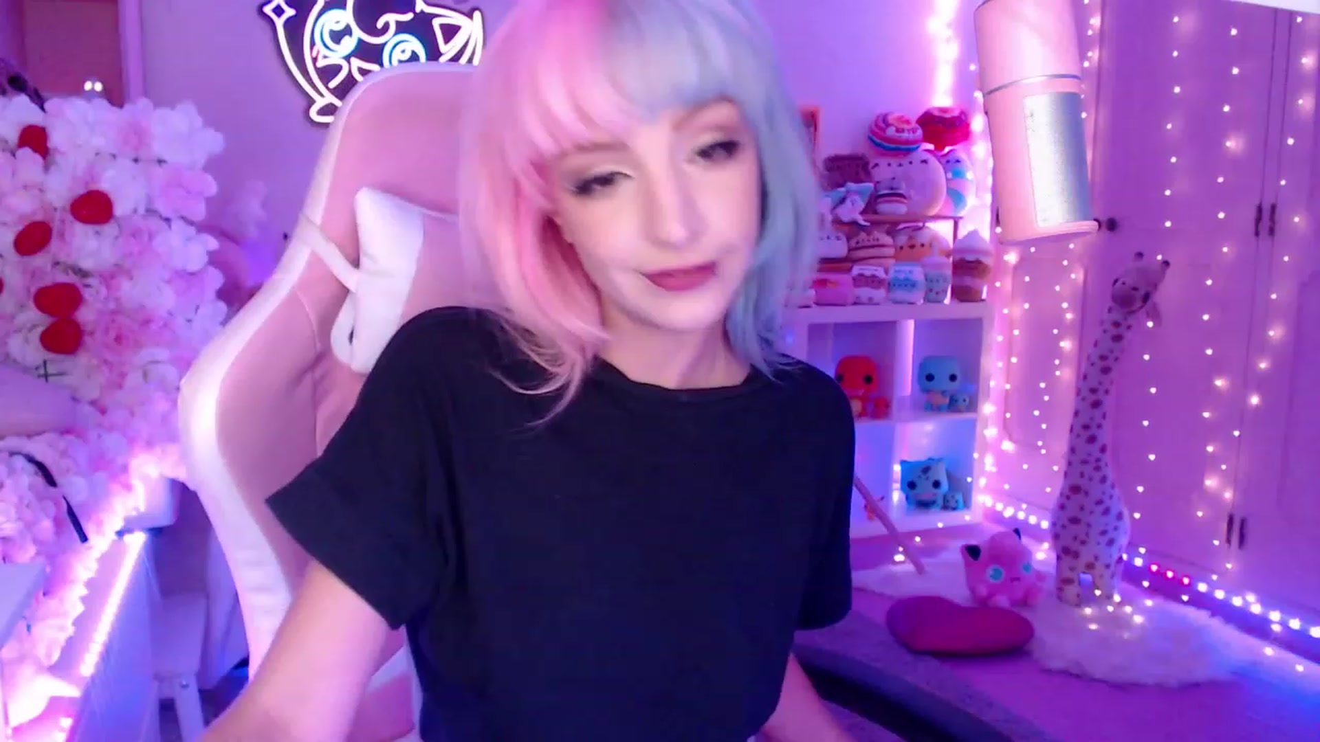 Gallery image thumbnail from WonderAna's myfreecams stream on, 08/26/2023, 02:56 image 2 of 20