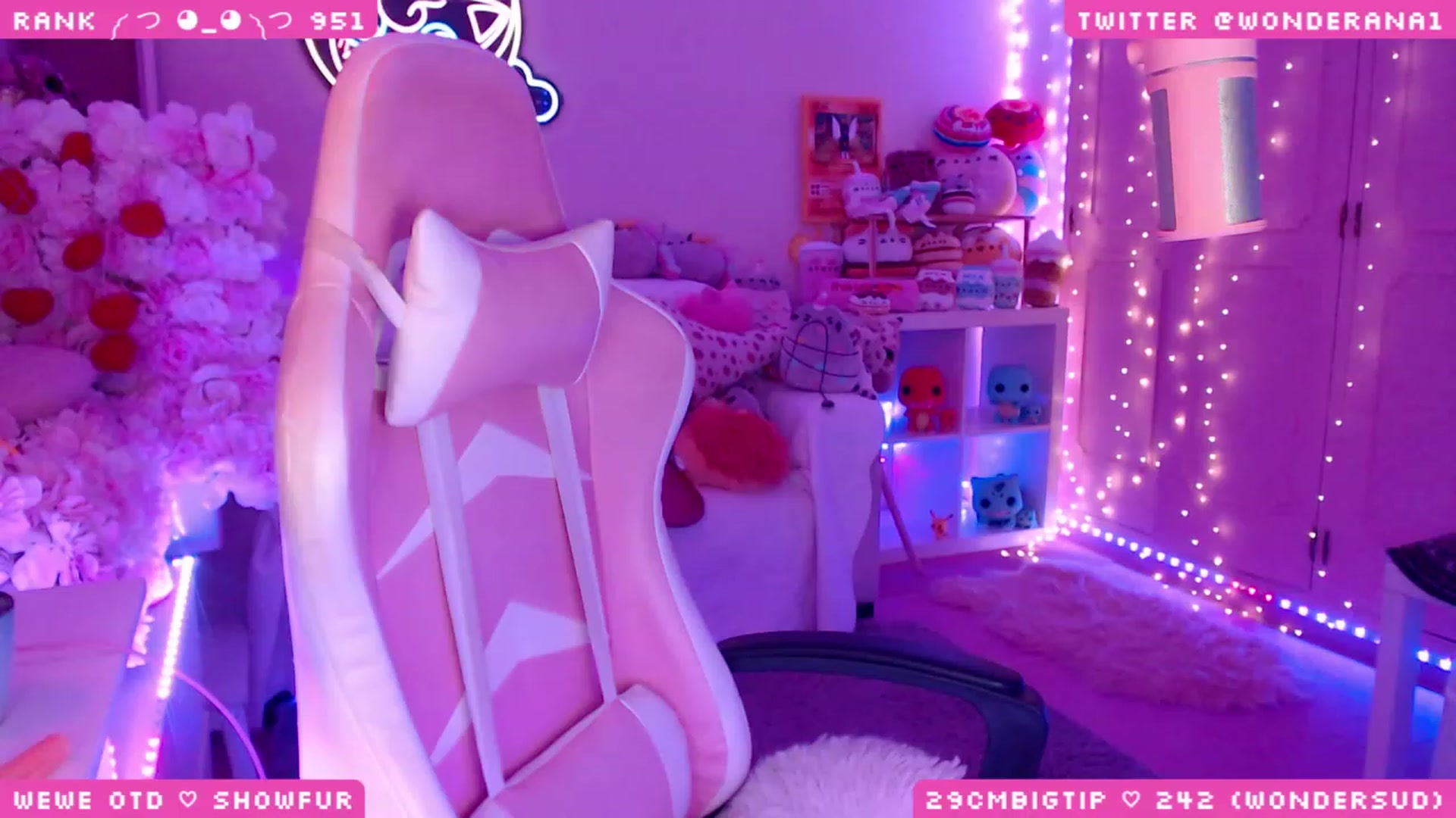 Gallery image thumbnail from WonderAna's myfreecams stream on, 09/25/2023, 23:40 image 18 of 20