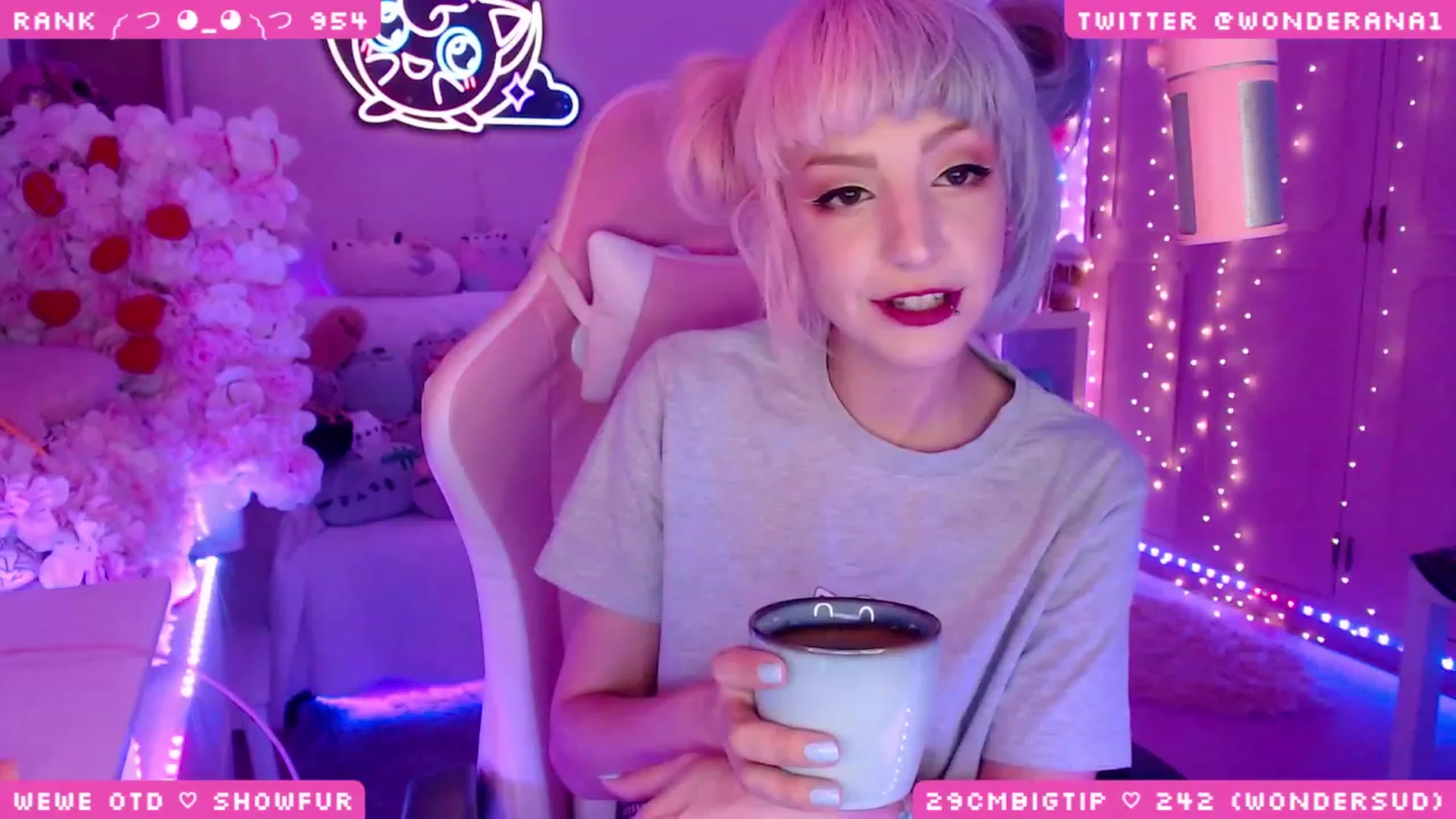 Gallery image thumbnail from WonderAna's myfreecams stream on, 09/25/2023, 23:40 image 13 of 20