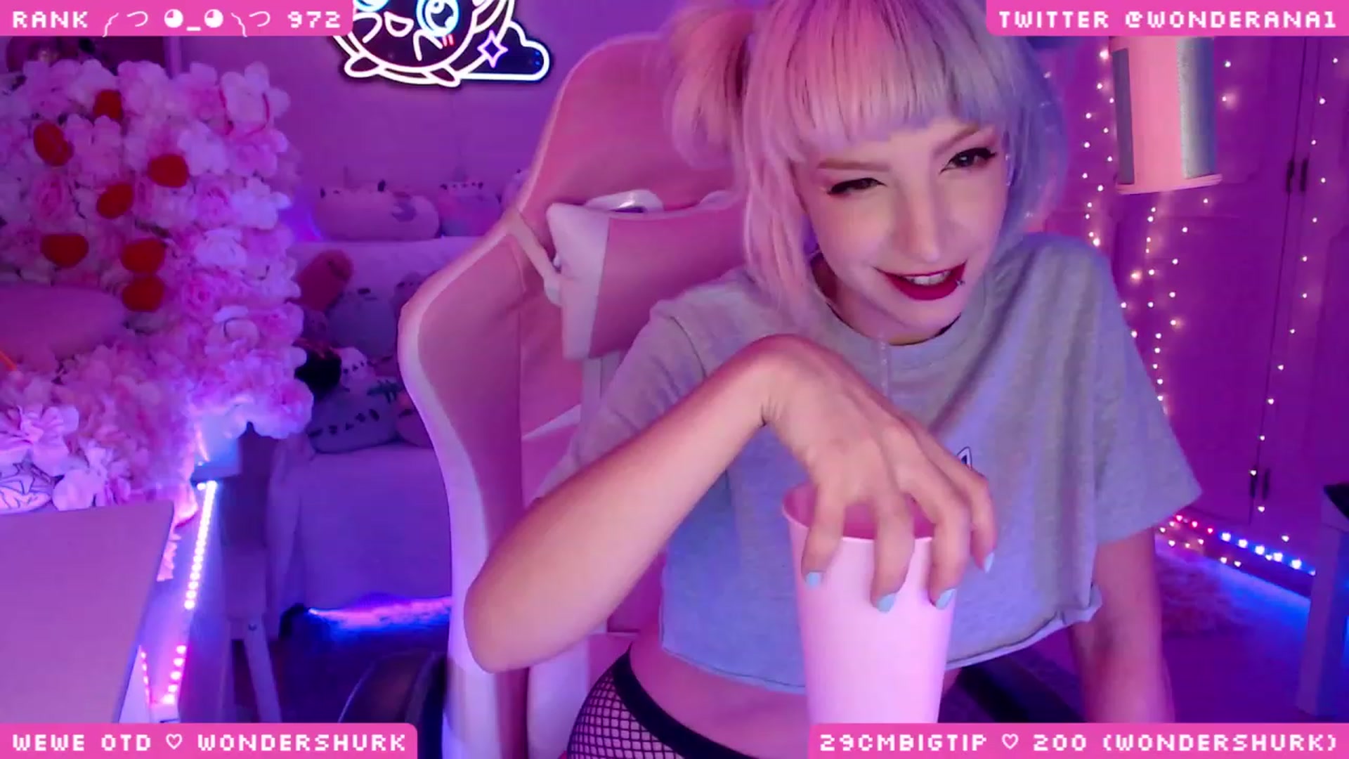 Gallery image thumbnail from WonderAna's myfreecams stream on, 09/25/2023, 23:40 image 1 of 20
