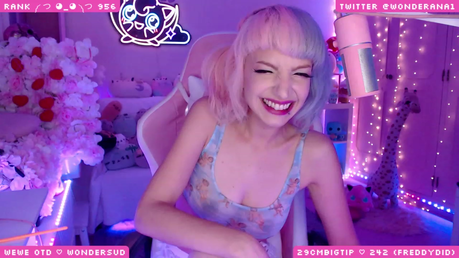 Gallery image thumbnail from WonderAna's myfreecams stream on, 09/27/2023, 24:07 image 8 of 20