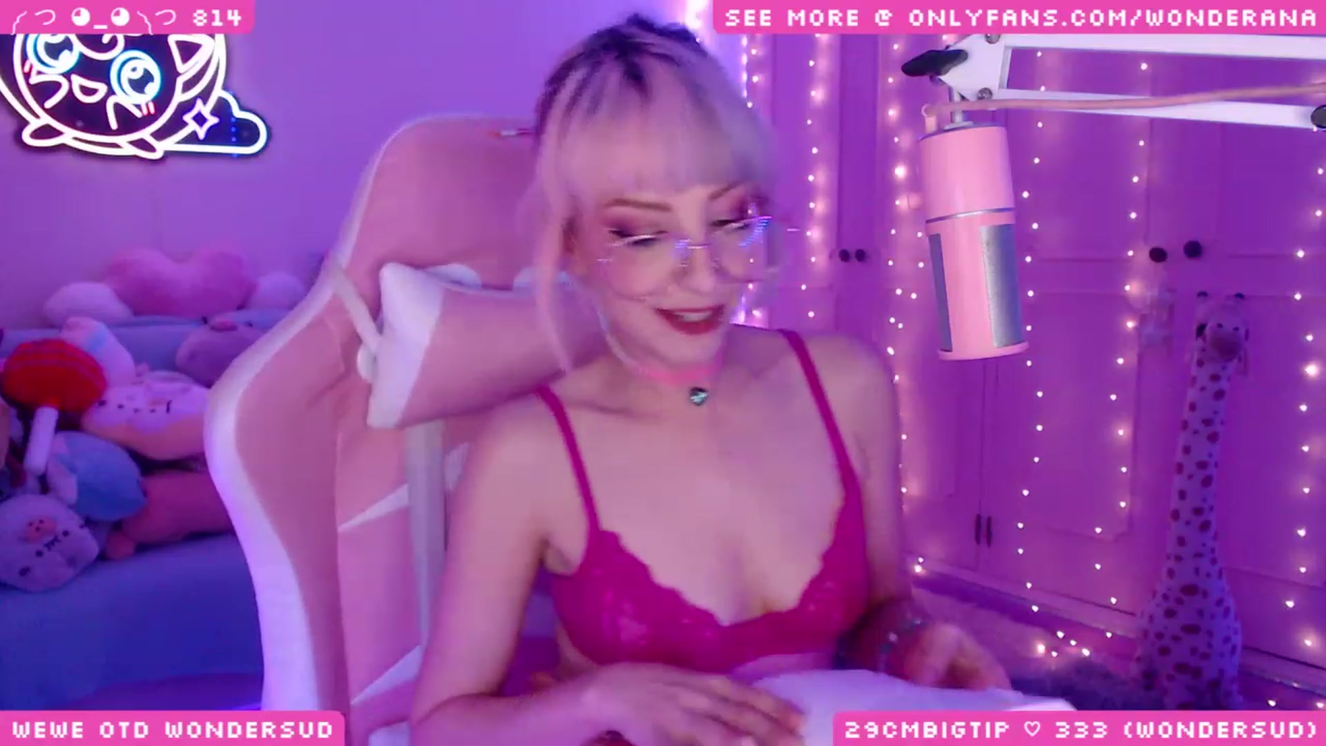 Gallery image thumbnail from WonderAna's myfreecams stream on, 11/13/2023, 24:21 image 5 of 20