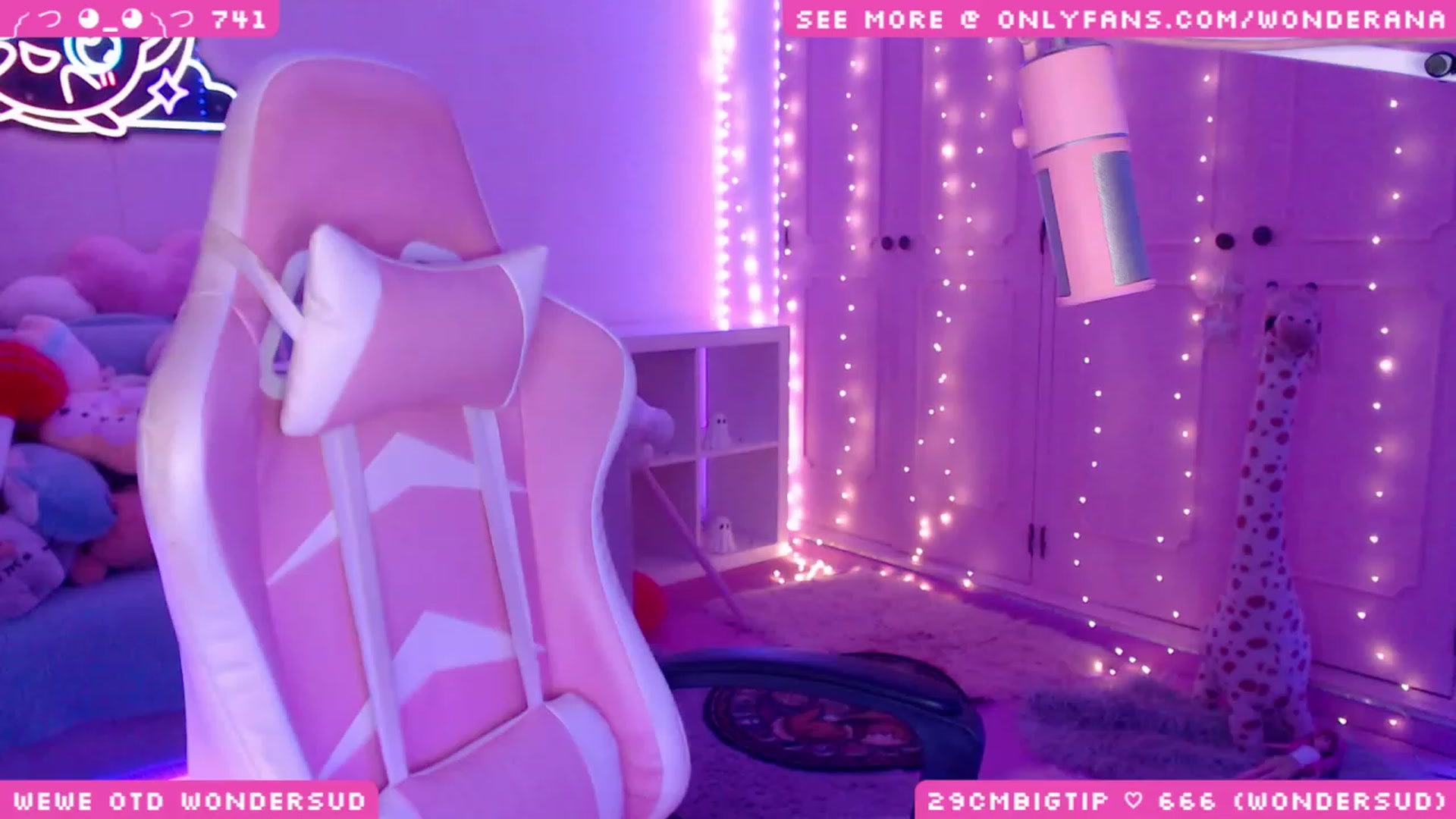 Gallery image thumbnail from WonderAna's myfreecams stream on, 11/13/2023, 02:01 image 4 of 20