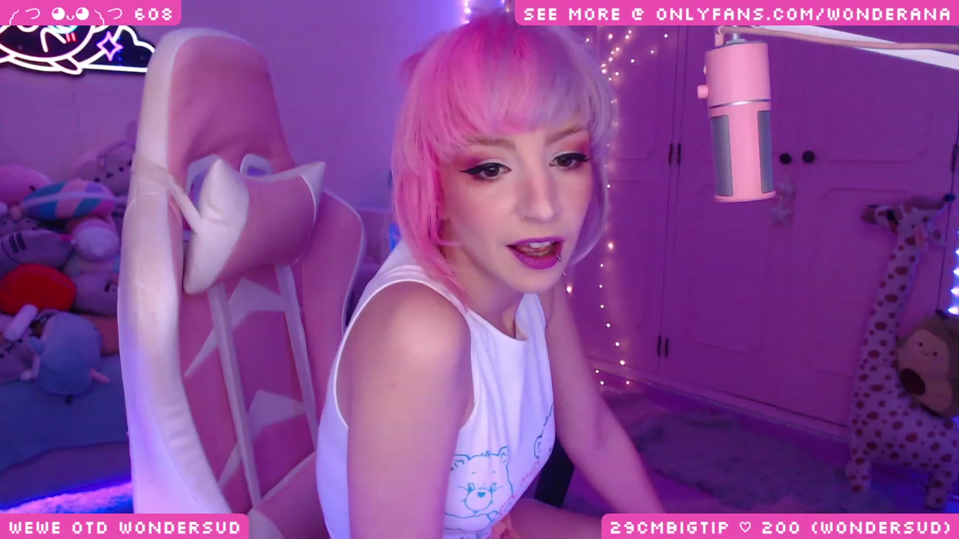 Gallery image thumbnail from WonderAna's myfreecams stream on, 11/24/2023, 01:02 image 19 of 20
