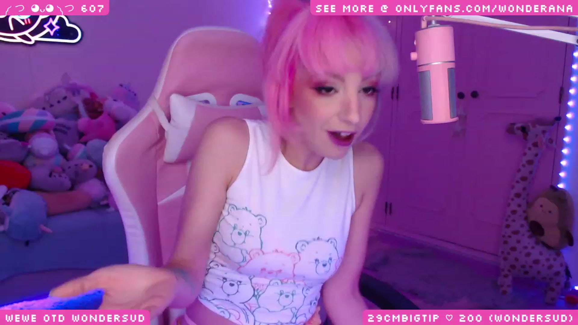 Gallery image thumbnail from WonderAna's myfreecams stream on, 11/24/2023, 01:02 image 6 of 20