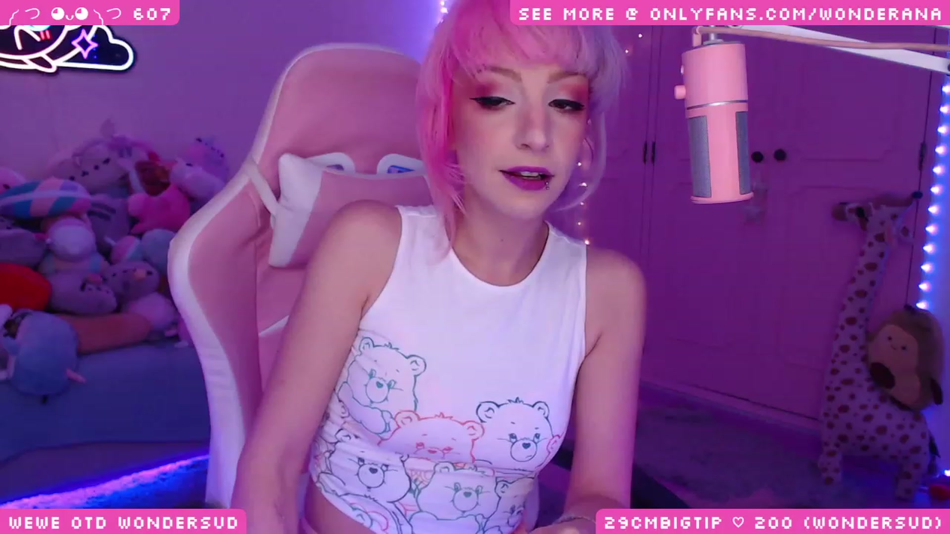 Gallery image thumbnail from WonderAna's myfreecams stream on, 11/24/2023, 01:02 image 9 of 20