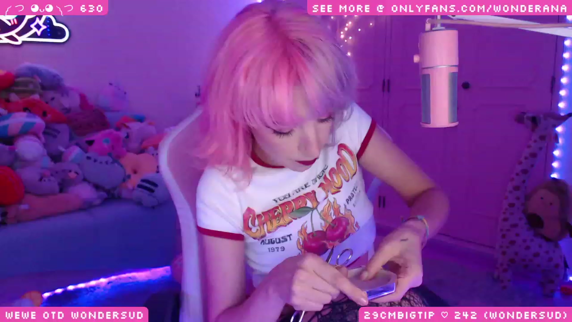 Gallery image thumbnail from WonderAna's myfreecams stream on, 11/27/2023, 01:34 image 7 of 20