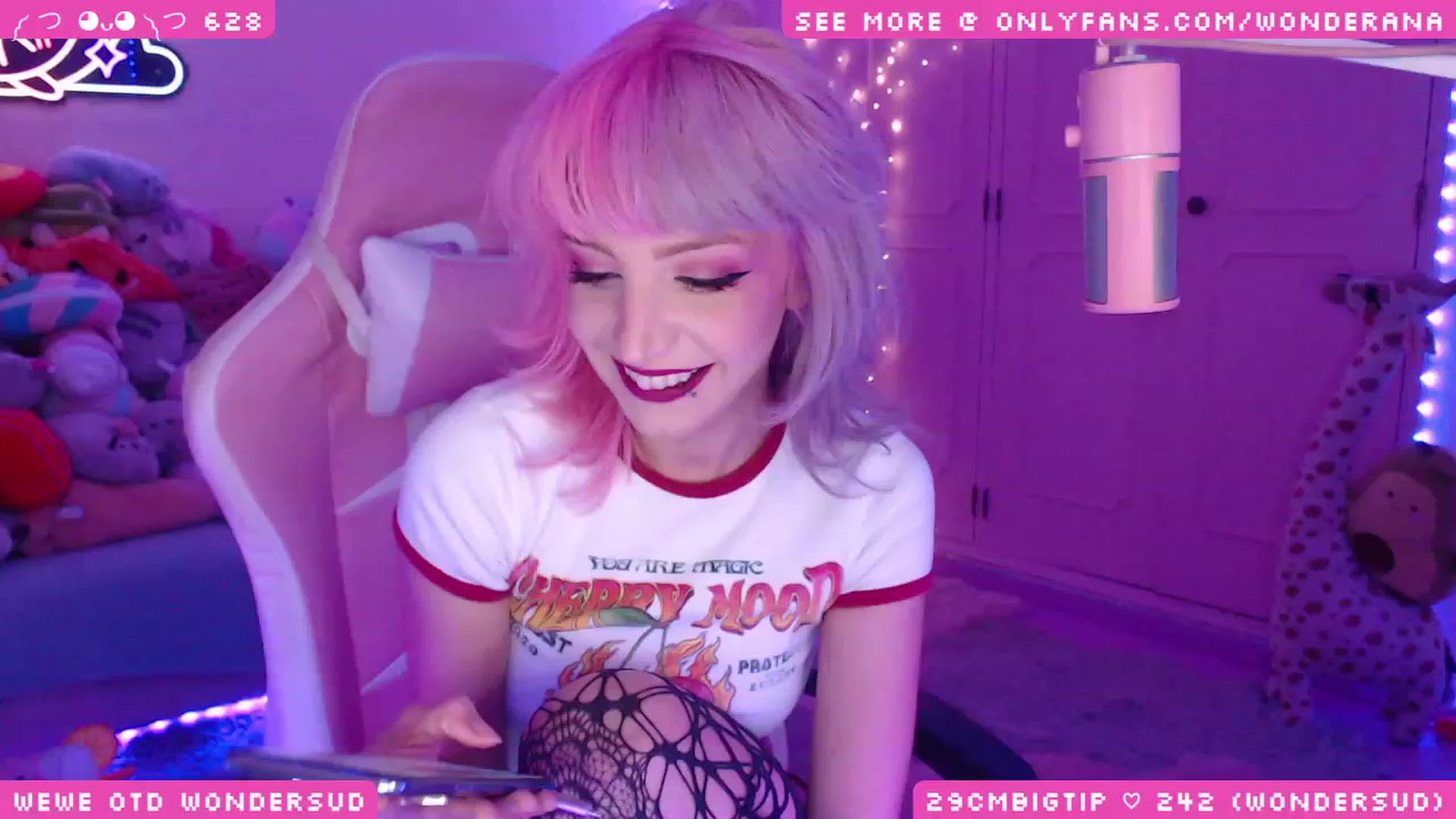 Gallery image thumbnail from WonderAna's myfreecams stream on, 11/27/2023, 01:34 image 17 of 20