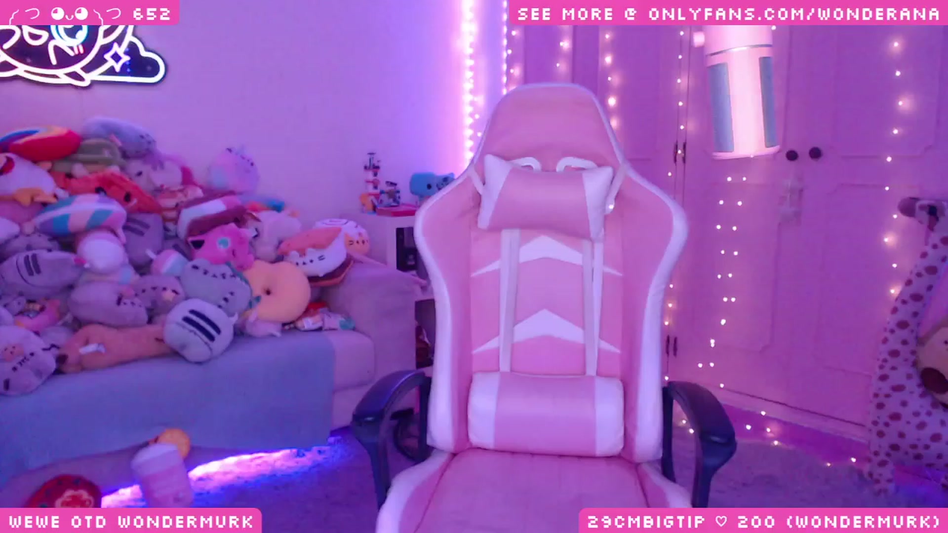 Gallery image thumbnail from WonderAna's myfreecams stream on, 11/28/2023, 01:50 image 4 of 20