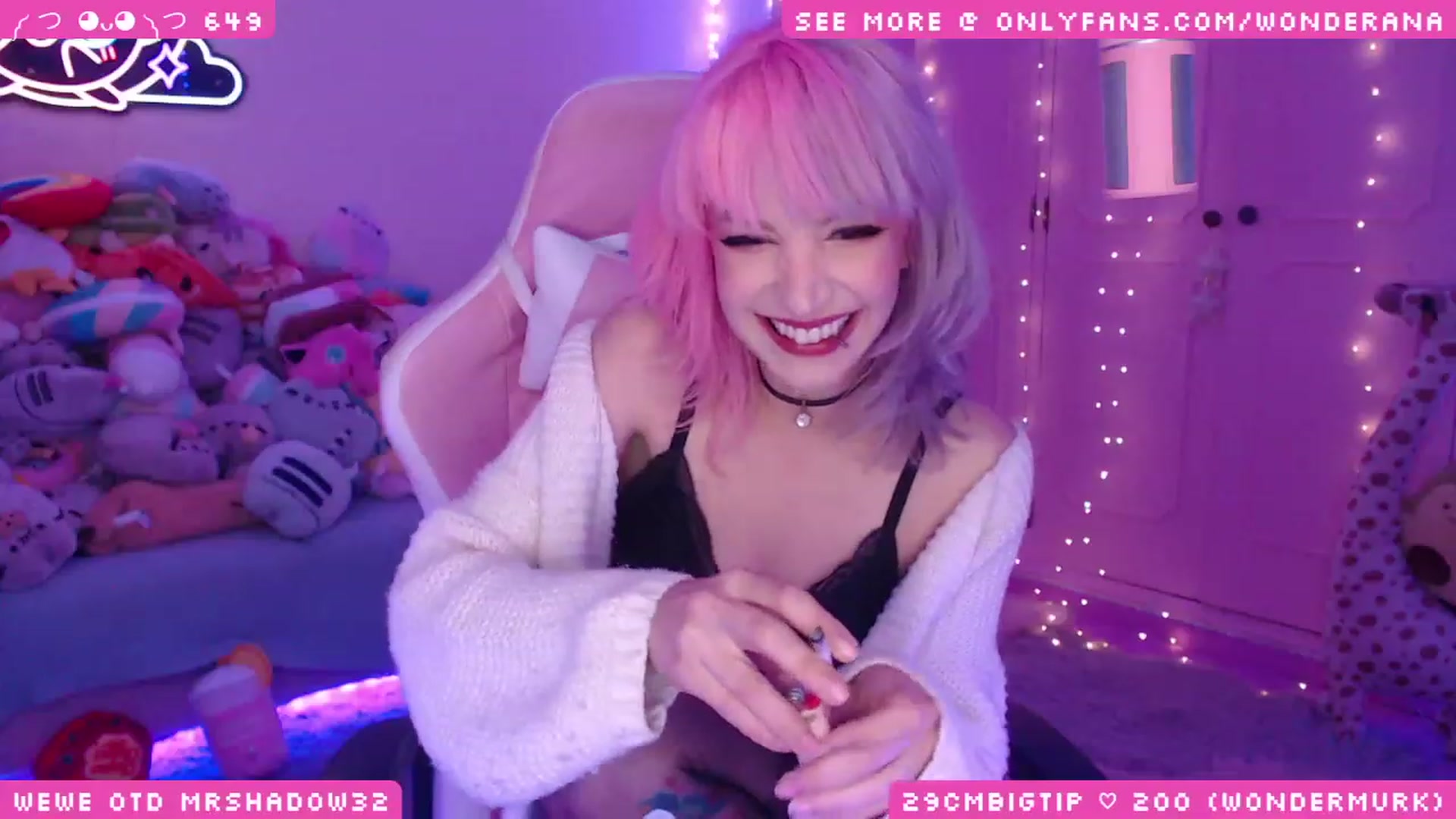Gallery image thumbnail from WonderAna's myfreecams stream on, 11/28/2023, 03:36 image 12 of 20