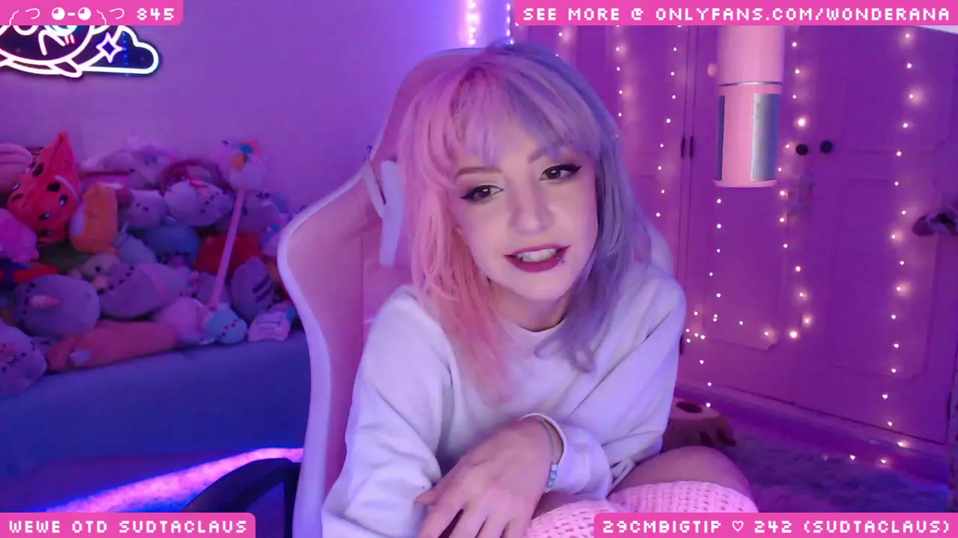 Gallery image thumbnail from WonderAna's myfreecams stream on, 12/12/2023, 24:50 image 11 of 20
