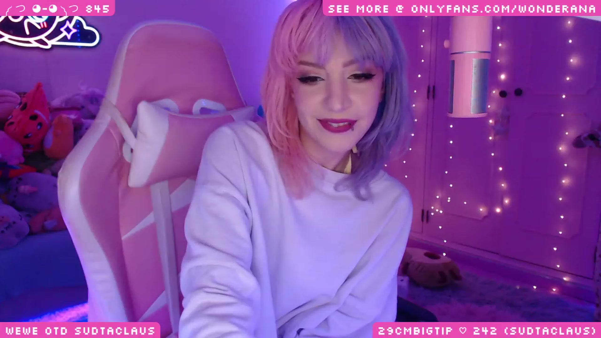 Gallery image thumbnail from WonderAna's myfreecams stream on, 12/12/2023, 24:50 image 14 of 20