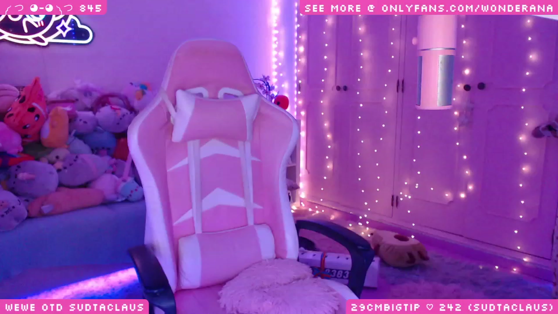 Gallery image thumbnail from WonderAna's myfreecams stream on, 12/12/2023, 24:50 image 9 of 20