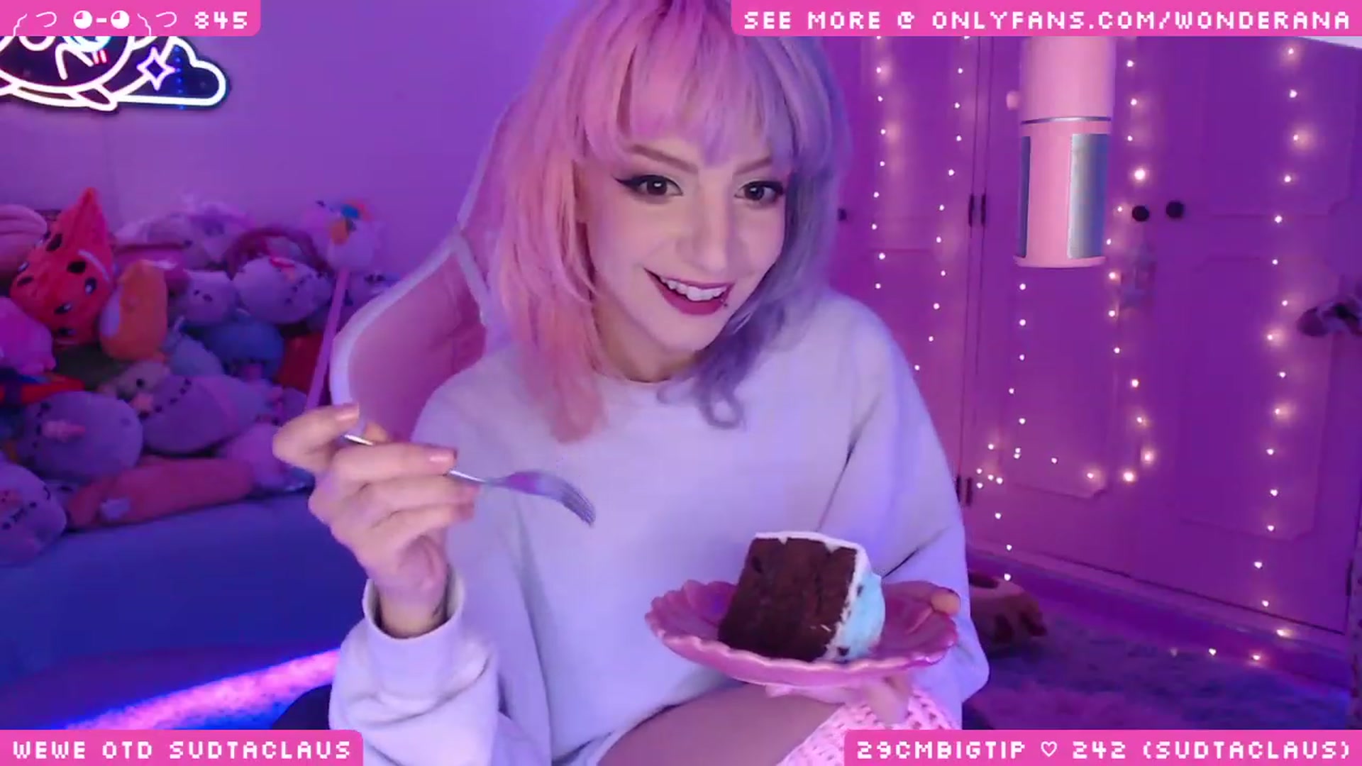 Gallery image thumbnail from WonderAna's myfreecams stream on, 12/12/2023, 24:50 image 10 of 20