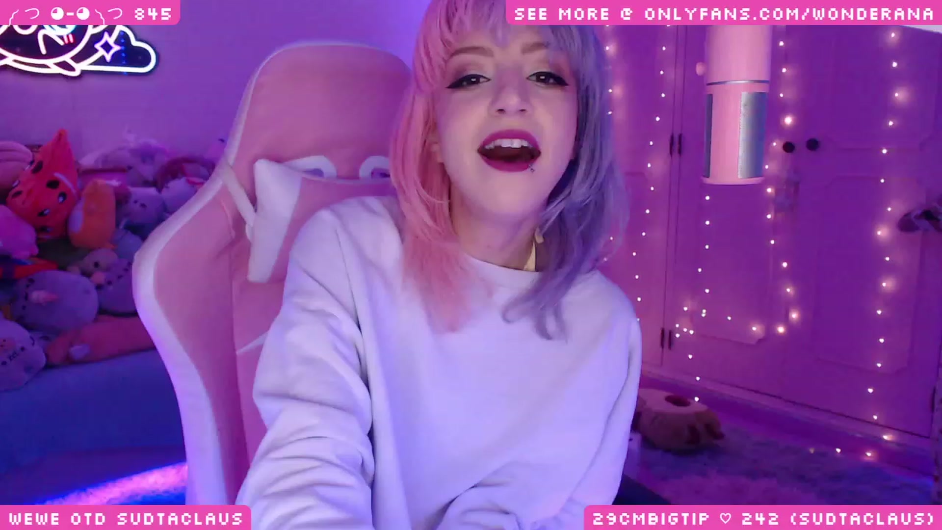 Gallery image thumbnail from WonderAna's myfreecams stream on, 12/12/2023, 24:50 image 15 of 20