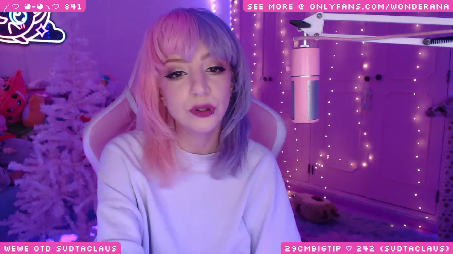 Gallery image thumbnail from WonderAna's myfreecams stream on, 12/12/2023, 04:15 image 9 of 20