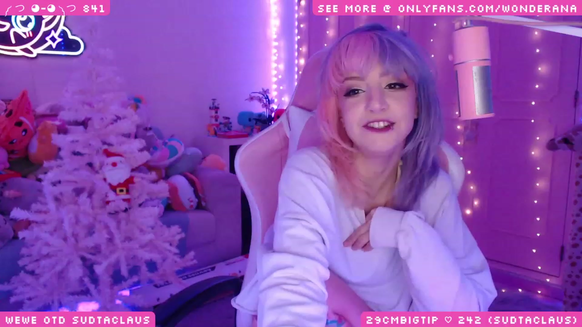Gallery image thumbnail from WonderAna's myfreecams stream on, 12/12/2023, 04:15 image 7 of 20