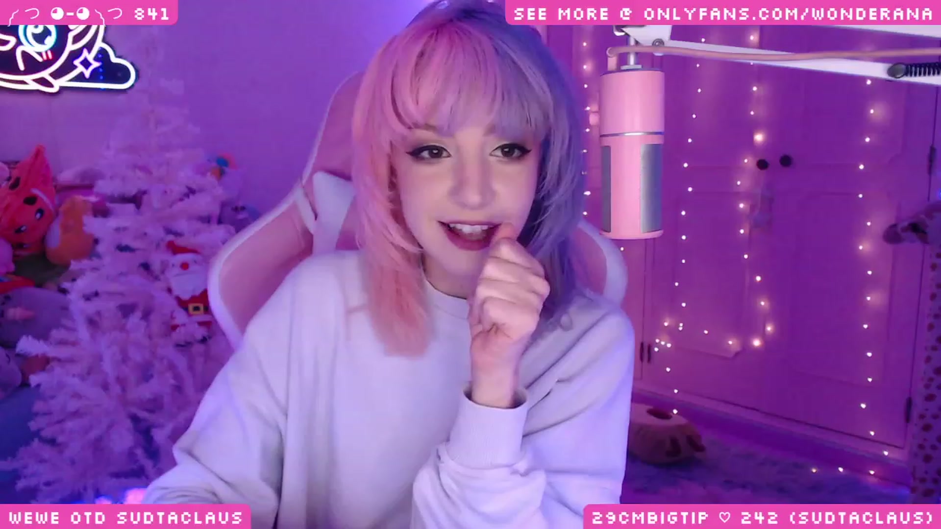 Gallery image thumbnail from WonderAna's myfreecams stream on, 12/12/2023, 04:15 image 8 of 20