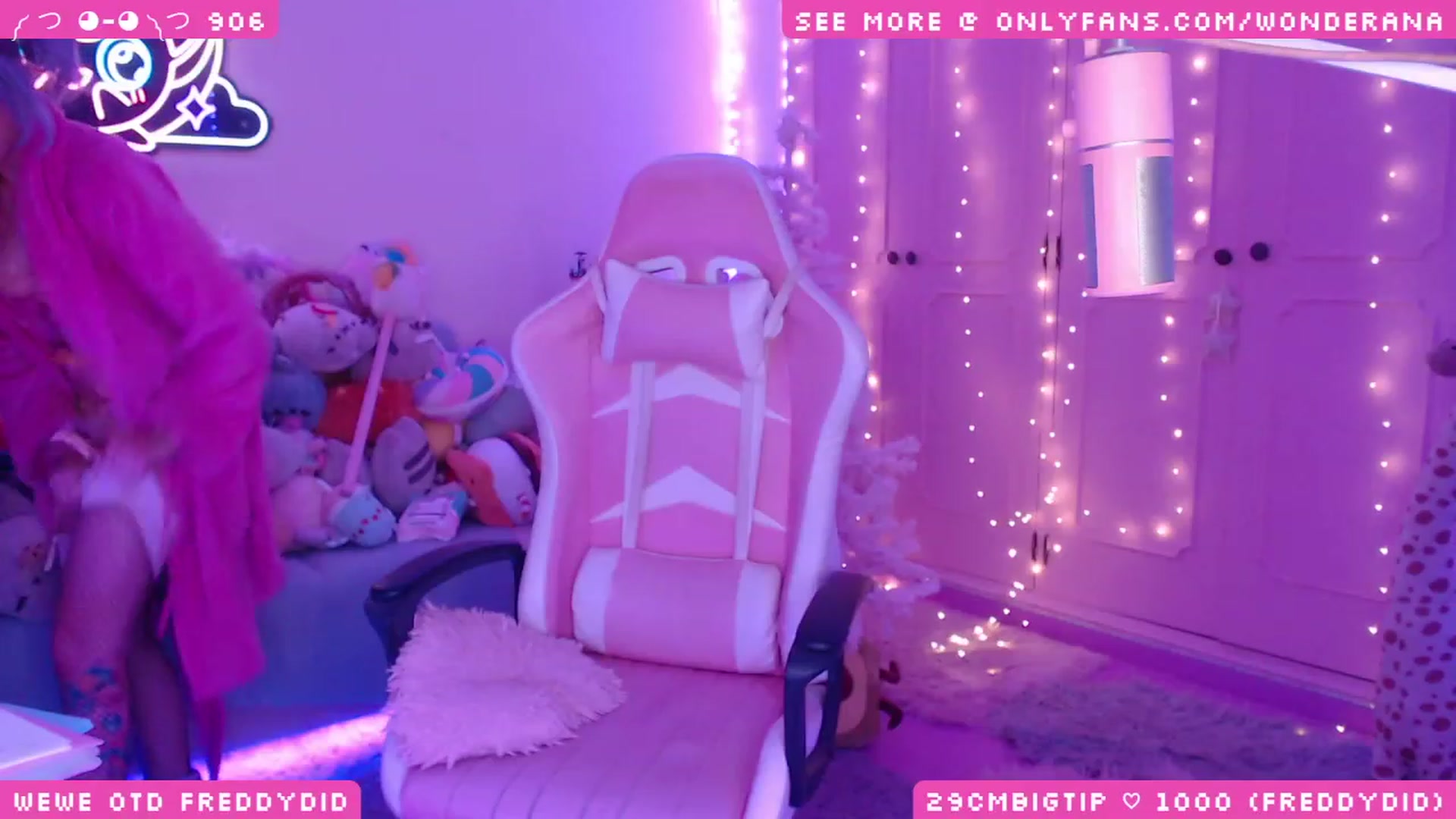 Gallery image thumbnail from WonderAna's myfreecams stream on, 12/14/2023, 03:07 image 13 of 20