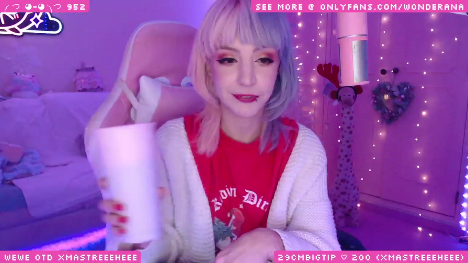 Gallery image thumbnail from WonderAna's myfreecams stream on, 12/19/2023, 03:08 image 19 of 20