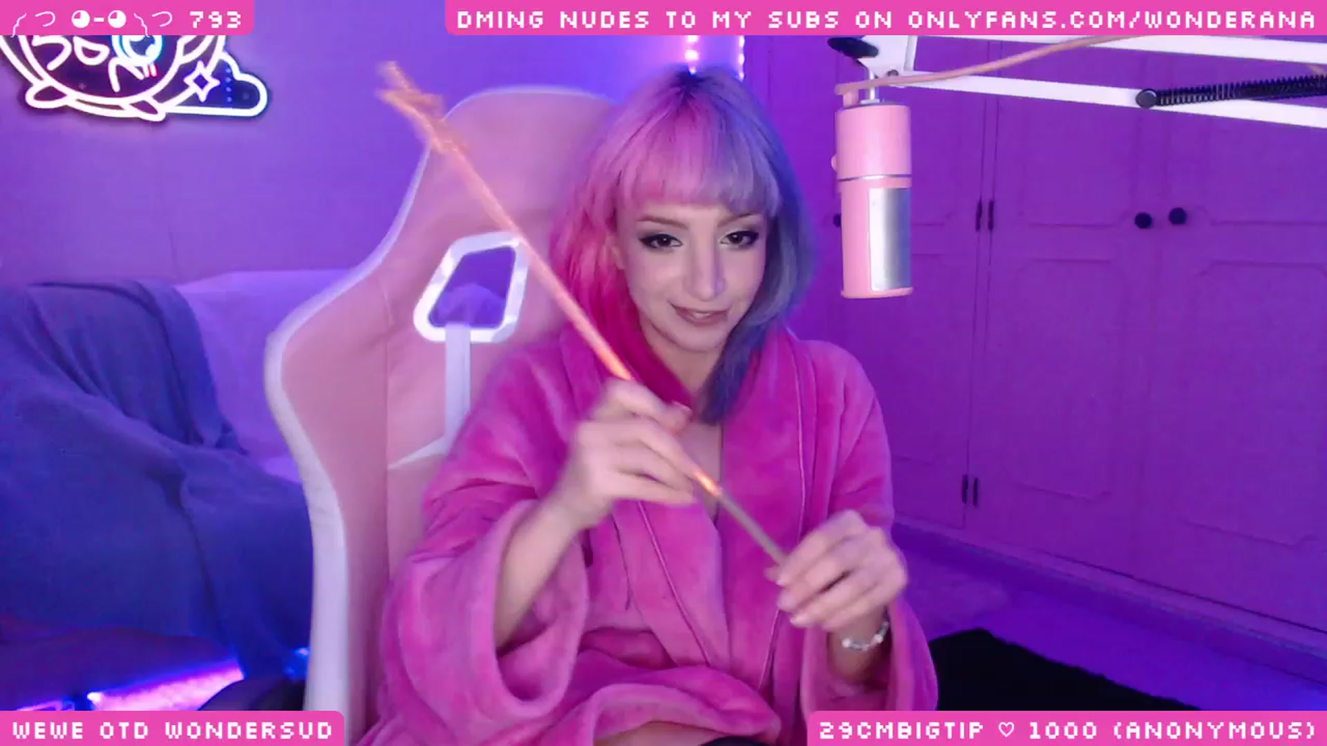 Gallery image thumbnail from WonderAna's myfreecams stream on, 12/24/2023, 04:03 image 16 of 20